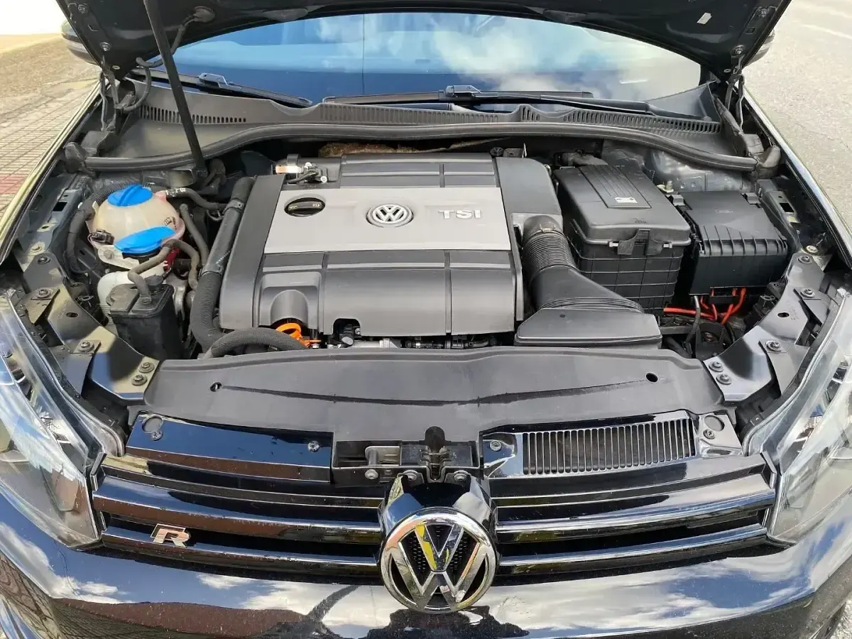 Usado VW Golf VI R 270 CV (198 kW) 2011 Negro Utilitario