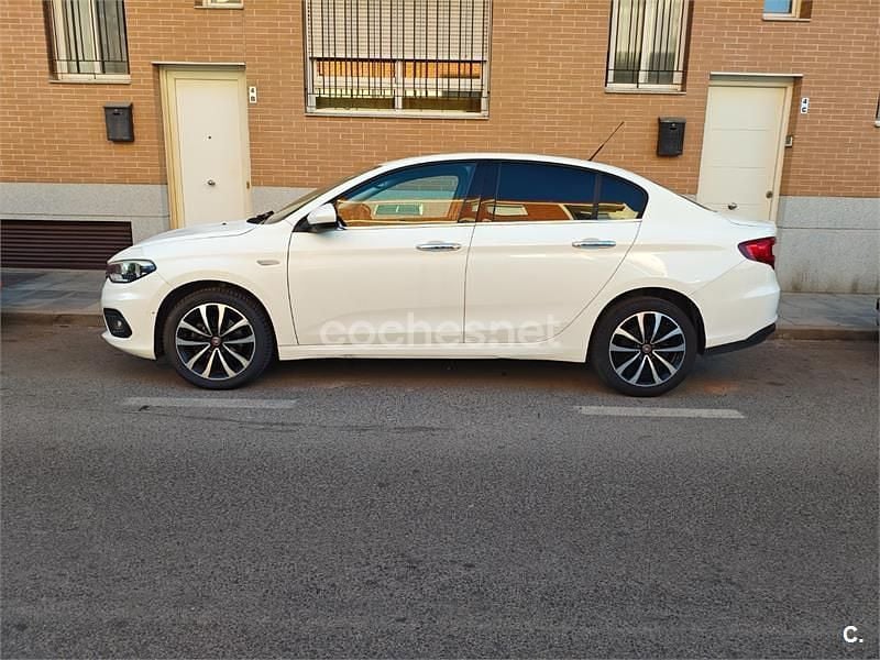 Usado Fiat Tipo Lounge 95 CV (69 kW) 2016 Blanco Berlina