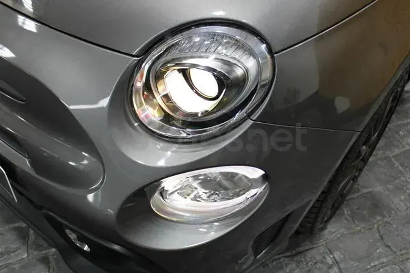 Usado Abarth 695 180 CV (132 kW) 2023 Gris / plata Utilitario
