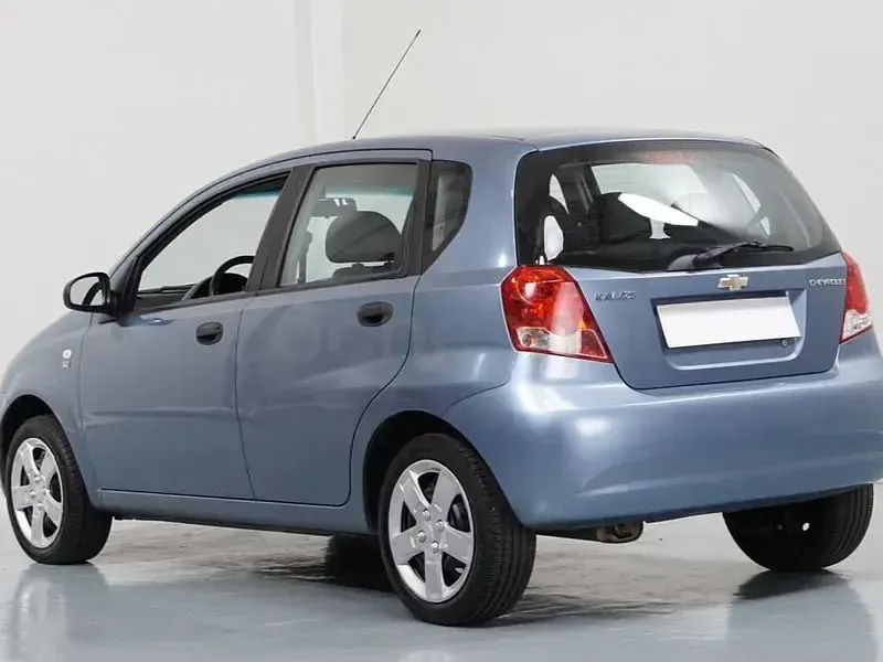 Usado Chevrolet Kalos SE 72 CV (52 kW) 2007 Azul Berlina