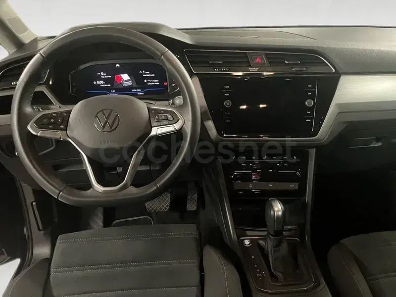 Usado VW Touran 150 CV (110 kW) 2025 Azul Monovolumen