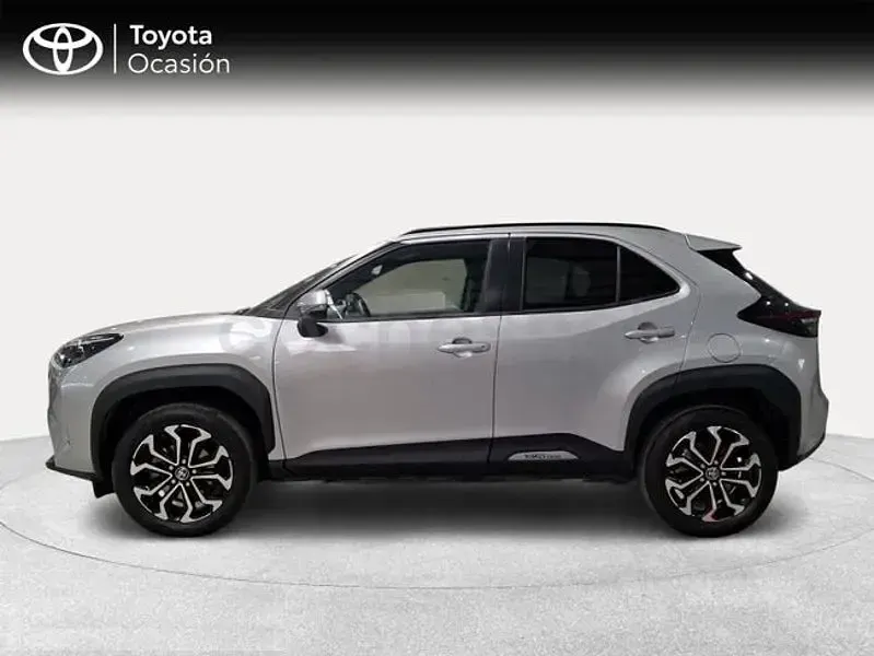 Usado Toyota Yaris Cross Active 116 CV (85 kW) 2025 Gris / plata SUV