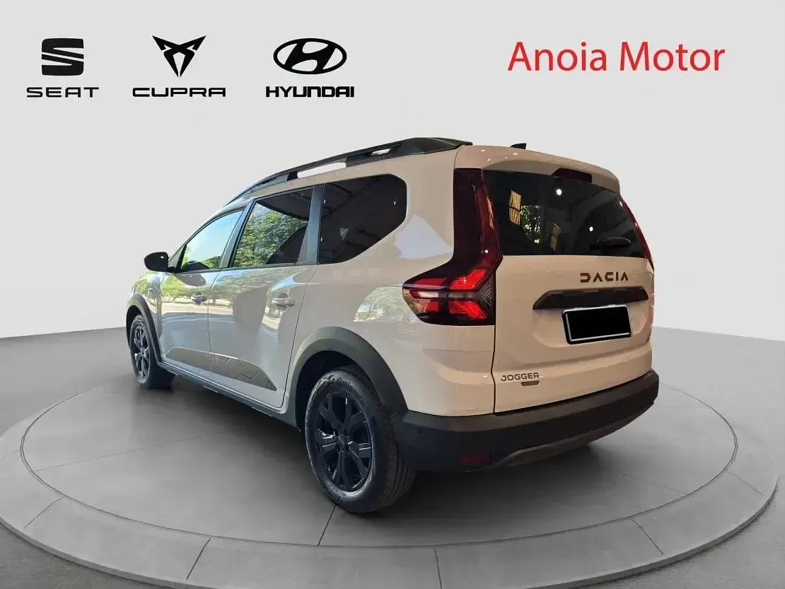 Usado Dacia Jogger Extreme 140 CV (102 kW) 2025 Blanco Monovolumen