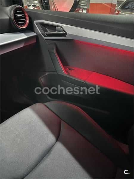 Usado Seat Arona FR 110 CV (80 kW) 2022 Azul SUV