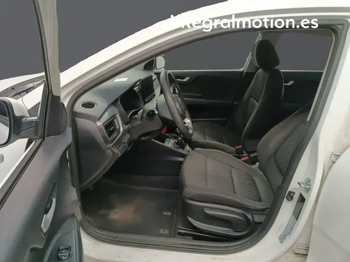 Usado Kia Rio 84 CV (61 kW) 2021 Blanco