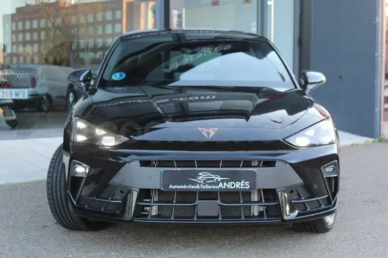 Usado Cupra Leon 150 CV (110 kW) 2024 Negro Berlina