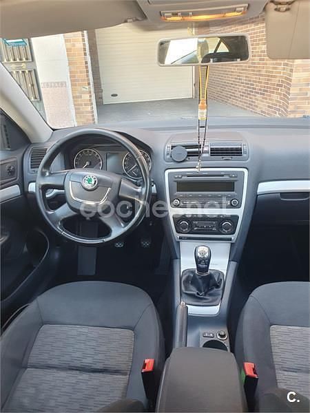 Usado Skoda Octavia 105 CV (77 kW) 2010 Azul Berlina