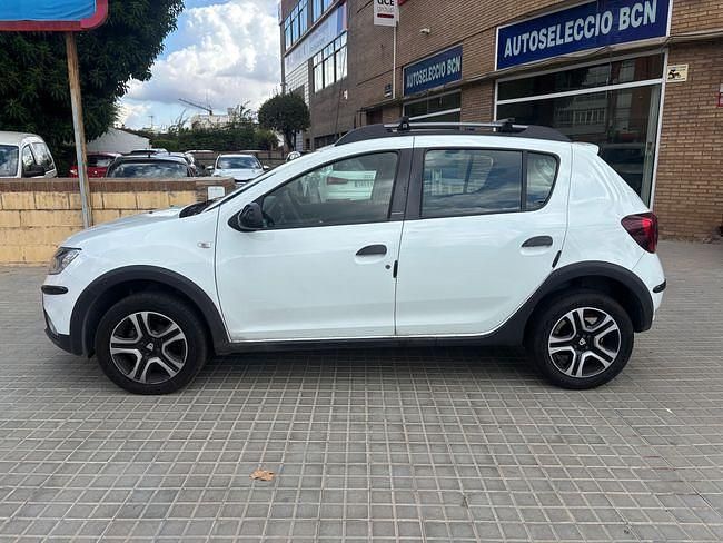 Usado Dacia Sandero Stepway 90 CV (66 kW) 2018 Blanco Utilitario