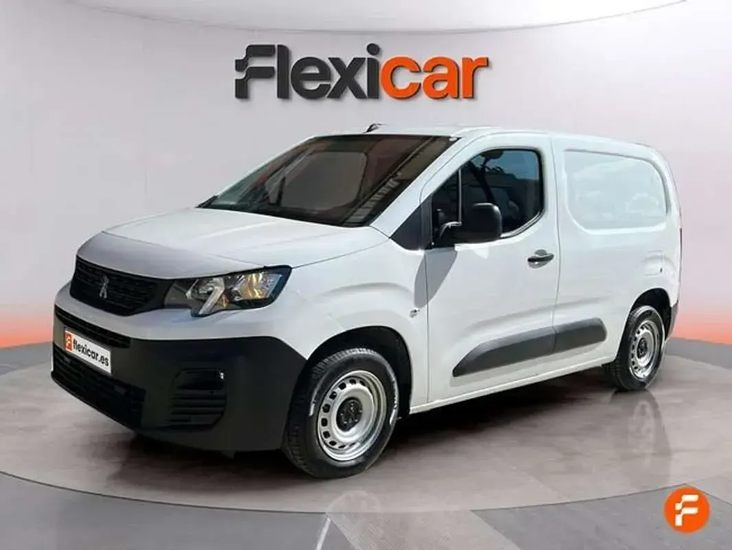 Usado Peugeot Partner 102 CV (75 kW) 2021 Blanco Monovolumen