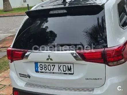 Usado Mitsubishi Outlander Motion 150 CV (110 kW) 2017 Blanco SUV