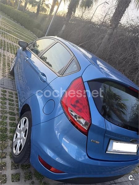 Usado Ford Fiesta Trend 68 CV (50 kW) 2009 Azul Utilitario
