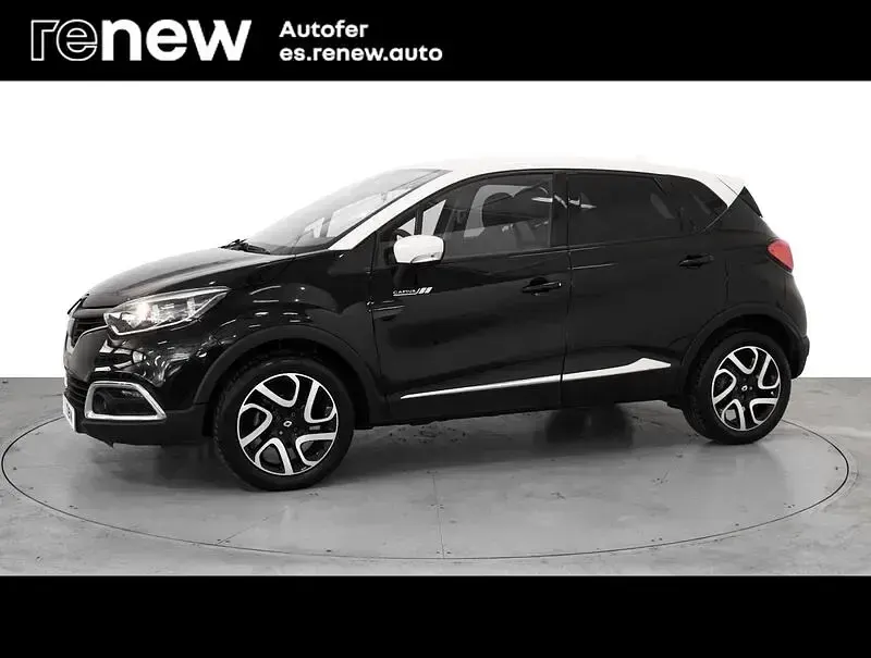 Usado Renault Captur Zen 90 CV (66 kW) 2017 Negro techo blanco SUV