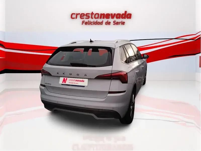 Usado Skoda Kamiq Ambition 110 CV (80 kW) 2022 Blanco SUV