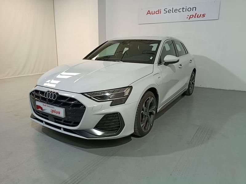 Usado Audi A3 e-tron S-Line 204 CV (150 kW) 2025 Blanco Utilitario
