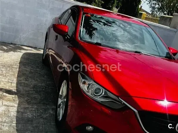 Usado Mazda 6 Comfort 150 CV (110 kW) 2014 Granate Berlina