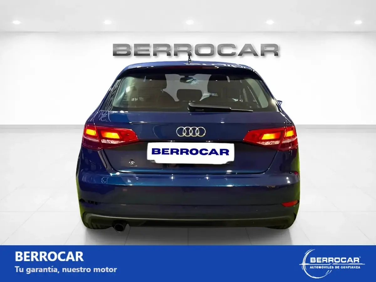 Usado Audi A3 116 CV (85 kW) 2017 Azul