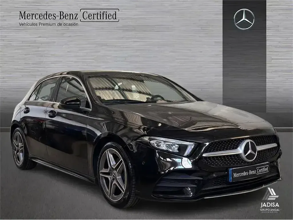 Usado Mercedes A180 116 CV (85 kW) 2022 Negro Berlina