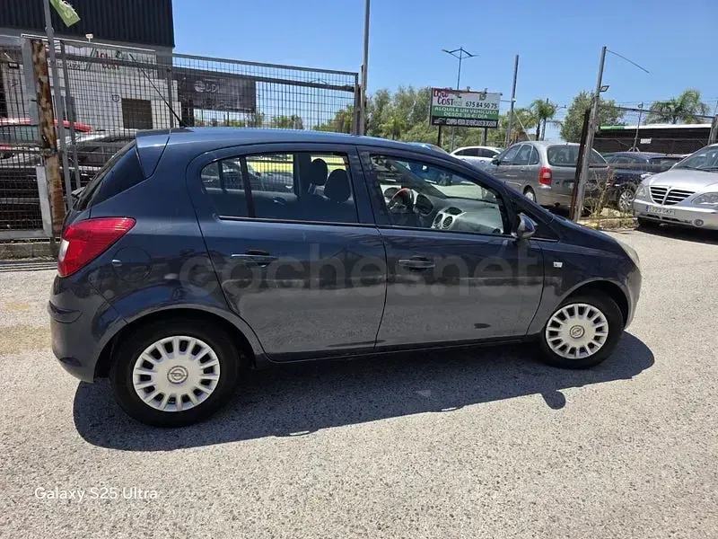 Usado Opel Corsa Essentia 85 CV (62 kW) 2010 Gris / plata Utilitario