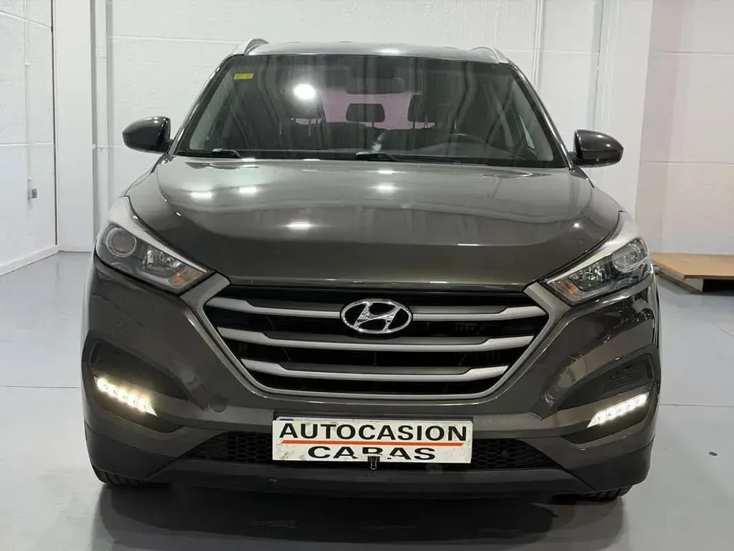 Usado Hyundai Tucson 115 CV (84 kW) 2016 Gris SUV
