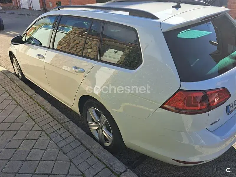 Usado VW Golf VII Advance 110 CV (80 kW) 2016 Blanco Familiar