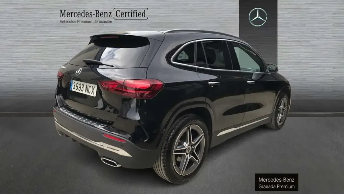 Usado Mercedes GLA200 150 CV (110 kW) 2025 Negro SUV