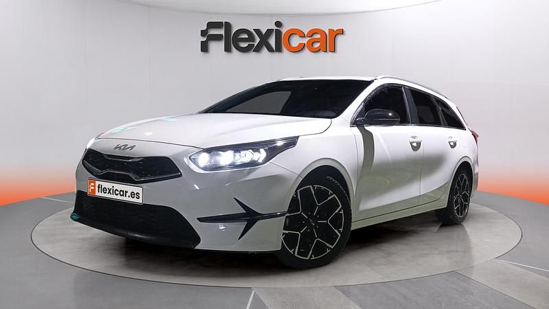 Usado Kia Ceed Style 100 CV (73 kW) 2025 Blanco Utilitario