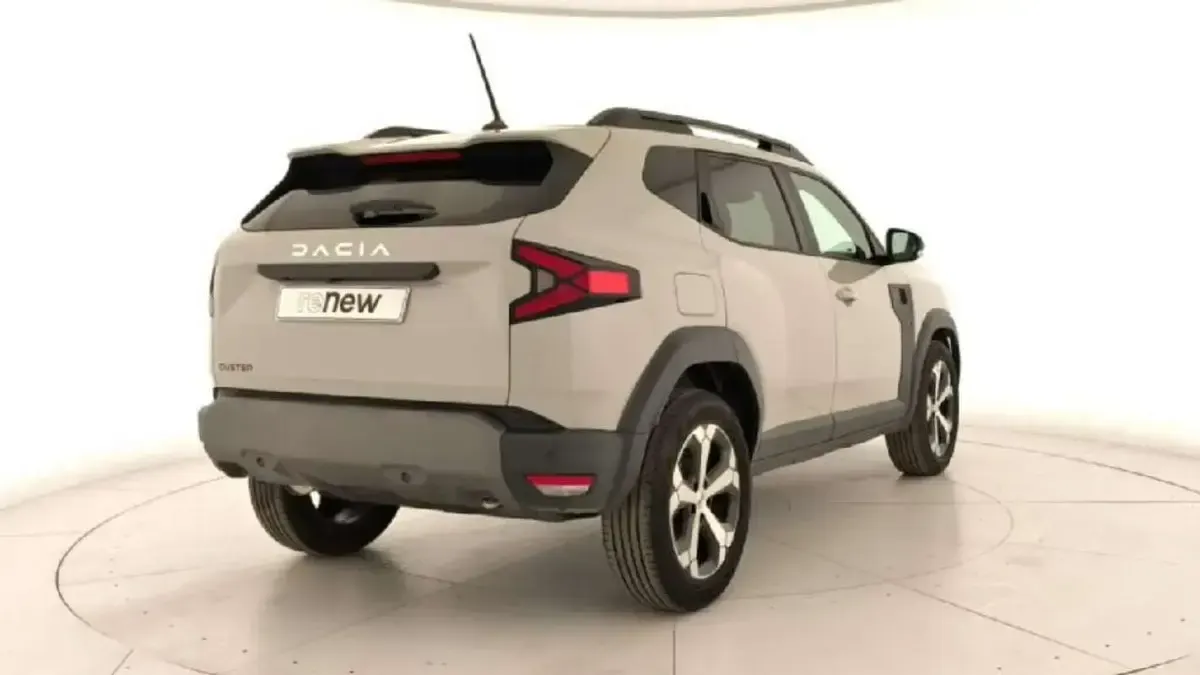 Usado Dacia Duster Journey 131 CV (96 kW) 2025 Gris SUV