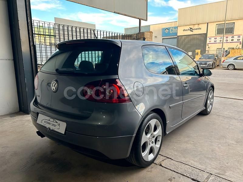 Usado VW Golf IV GTI 200 CV (147 kW) 2005 Gris / plata Berlina