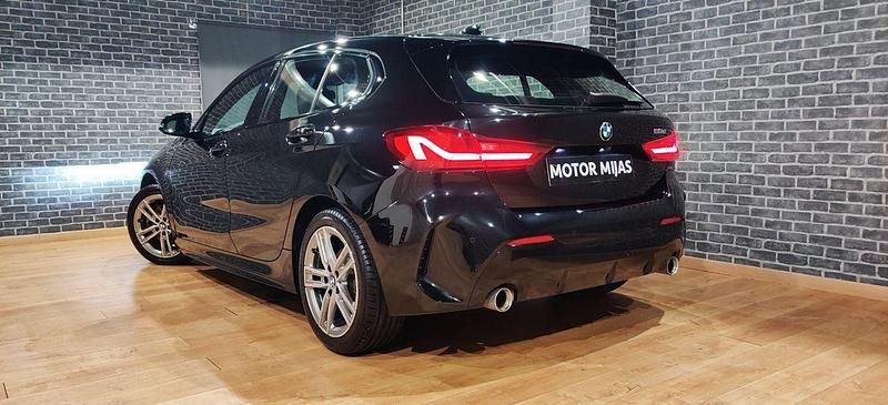 Usado BMW 118 M Sport 150 CV (110 kW) 2022 Negro Utilitario