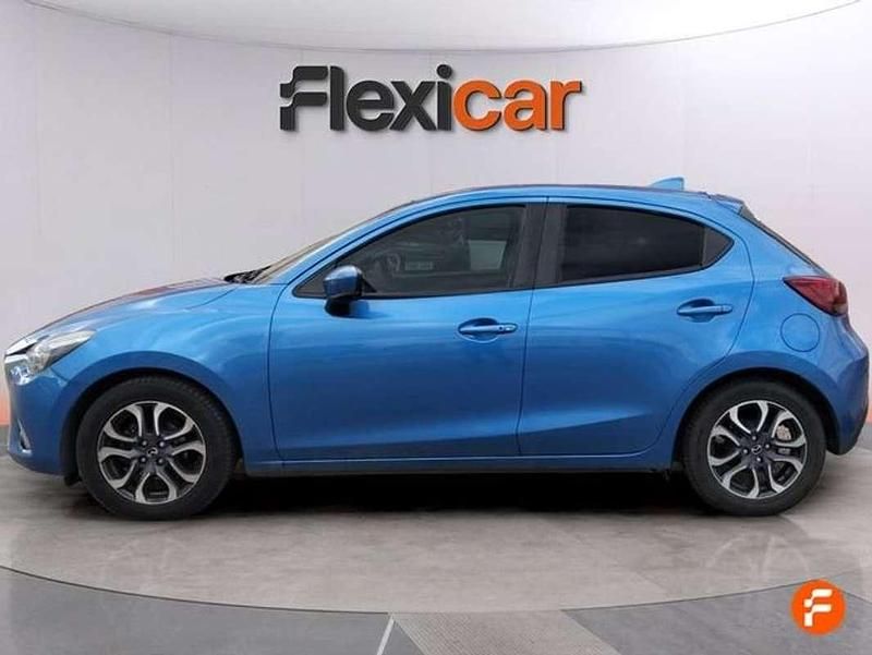 Usado Mazda 2 90 CV (66 kW) 2018 Azul Berlina