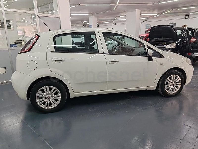 Usado Fiat Punto Easy 75 CV (55 kW) 2015 Blanco Utilitario