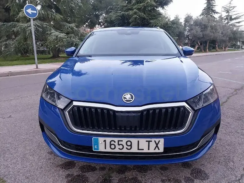 Usado Skoda Octavia Style 150 CV (110 kW) 2021 Azul Familiar