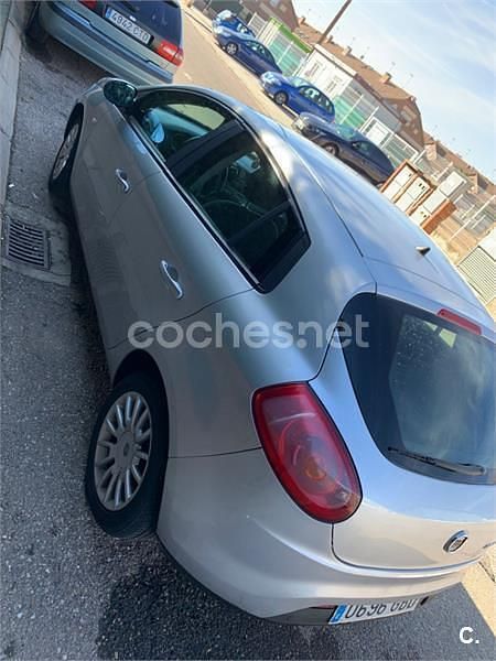 Usado Fiat Bravo Active 120 CV (88 kW) 2008 Gris / plata Utilitario