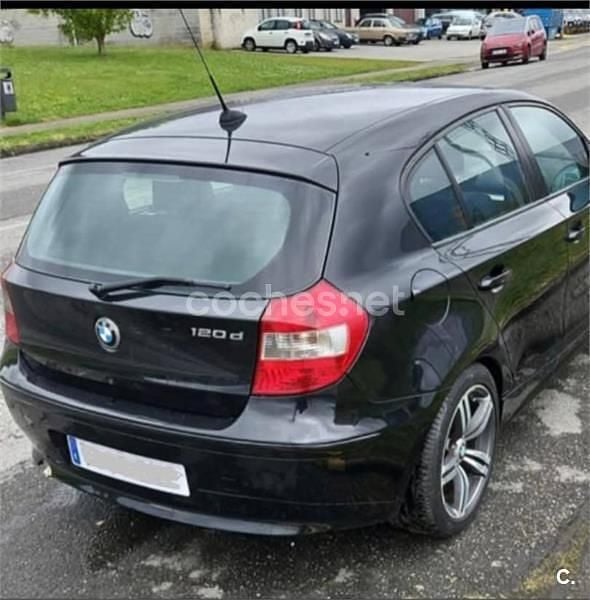 Usado BMW 120 163 CV (119 kW) 2006 Negro Utilitario