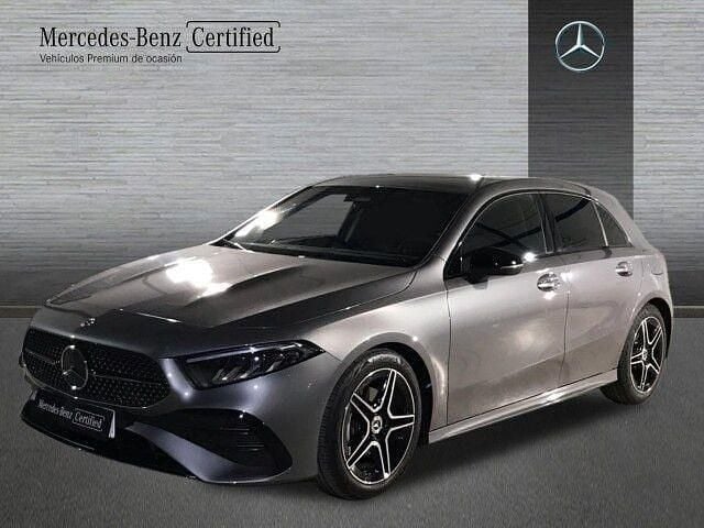 Usado Mercedes A180 AMG line 136 CV (100 kW) 2026 Gris montaña