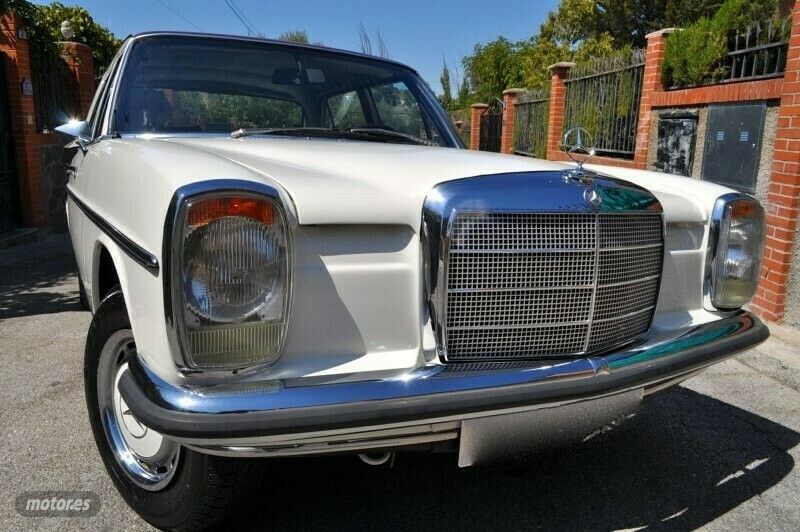 Usado Mercedes W115 64 CV (47 kW) 1979 Blanco Berlina