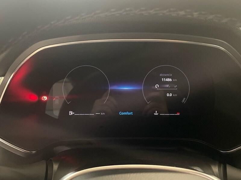 Usado Renault Captur Techno 100 CV (73 kW) 2025 Gris SUV