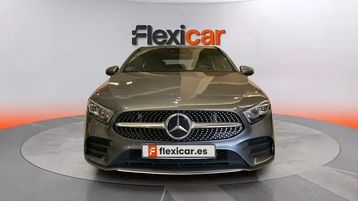 Usado Mercedes A180 136 CV (100 kW) 2020 Gris Berlina