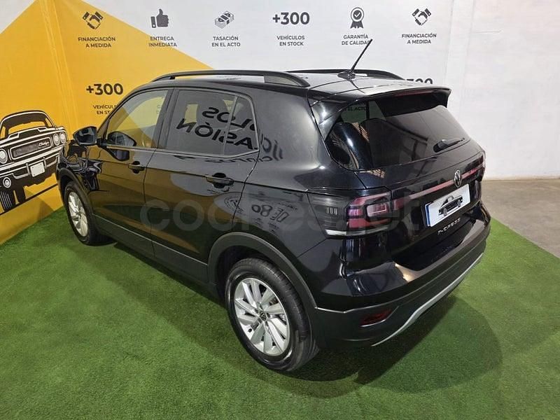 Usado VW T-Cross Advance 110 CV (80 kW) 2022 Gris / plata SUV