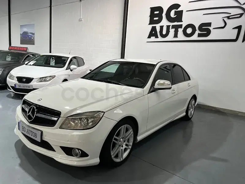 Usado Mercedes C200 Avantgarde 136 CV (100 kW) 2008 Blanco Berlina