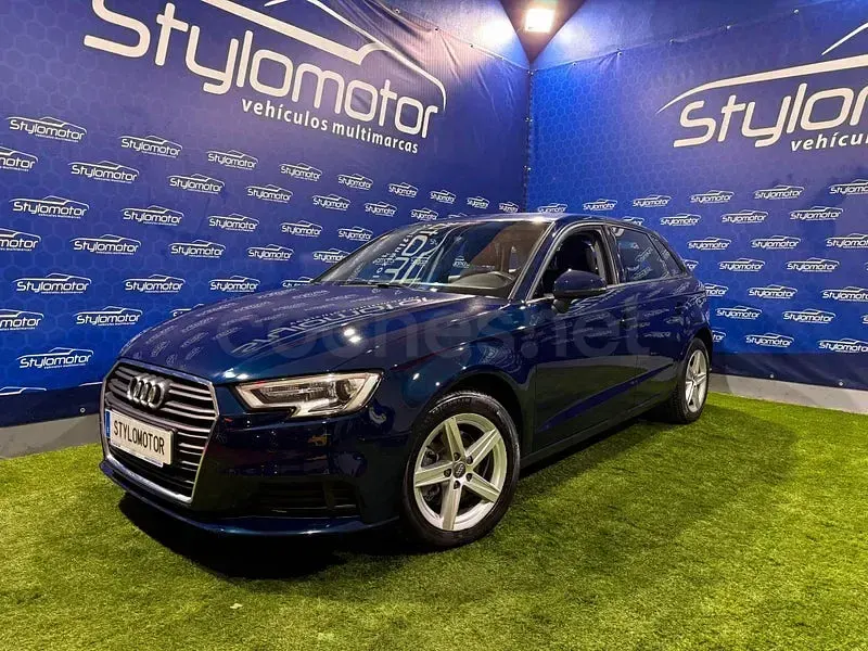 Usado Audi A3 116 CV (85 kW) 2018 Azul Berlina