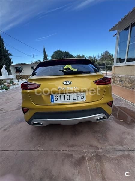 Usado Kia XCeed 140 CV (102 kW) 2020 Amarillo SUV