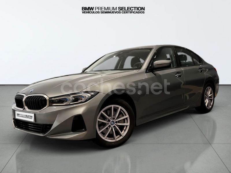 Gris / plata Usado 2024 BMW 320e Berlina | 42.900 € (Un poco caro) - Imagen 1/4