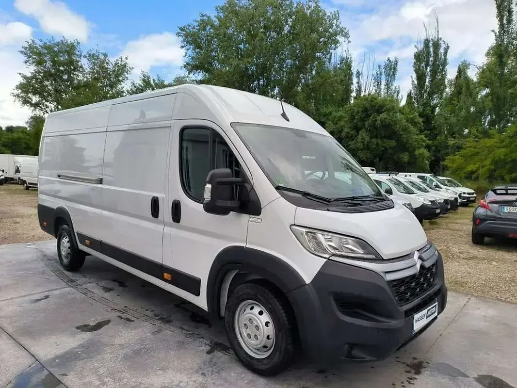 Usado Citroën Jumper 139 CV (102 kW) 2024 Blanco Monovolumen
