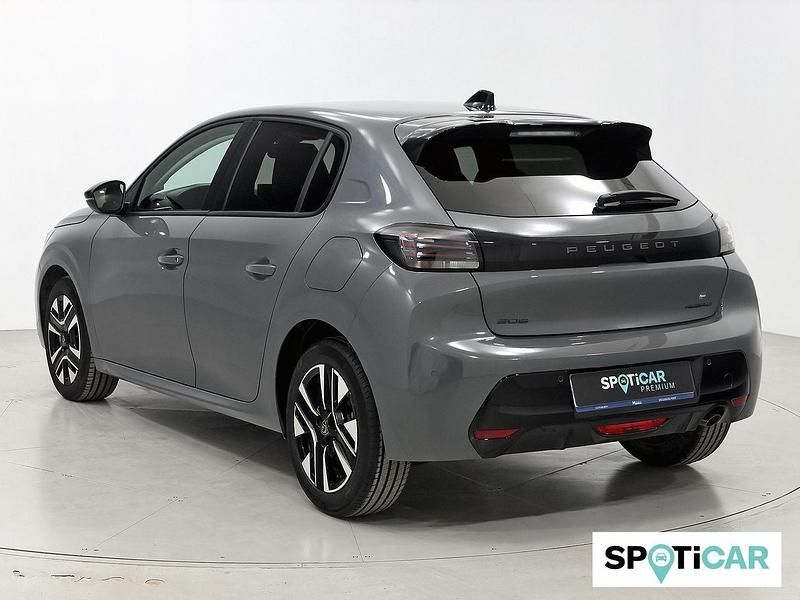 Usado Peugeot 208 Allure 101 CV (74 kW) 2025 Gris Utilitario