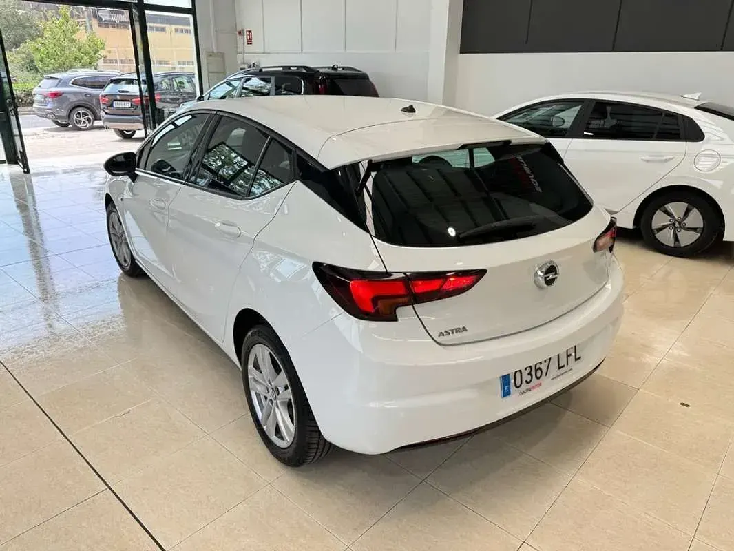 Usado Opel Astra GS Line 109 CV (80 kW) 2020 Blanco Utilitario