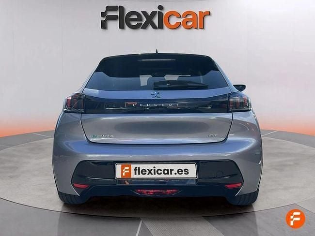 Usado Peugeot e-208 GT 100 kW (136 CV) 2022 Gris Utilitario
