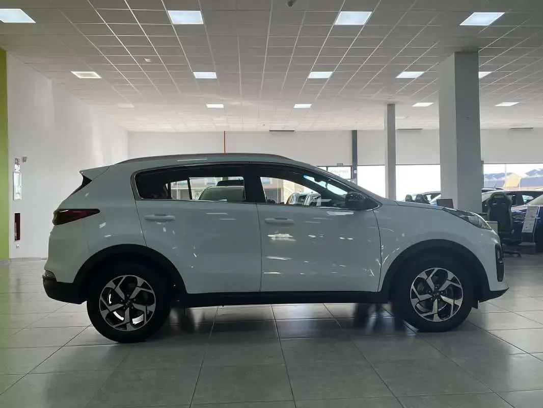 Usado Kia Sportage 136 CV (100 kW) 2021 Blanco SUV