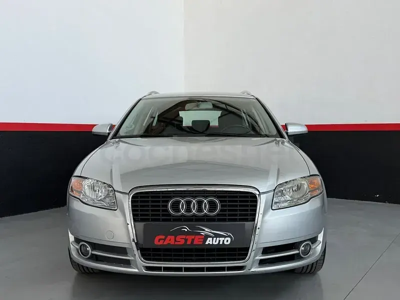 Usado Audi A4 140 CV (102 kW) 2006 Gris / plata Familiar