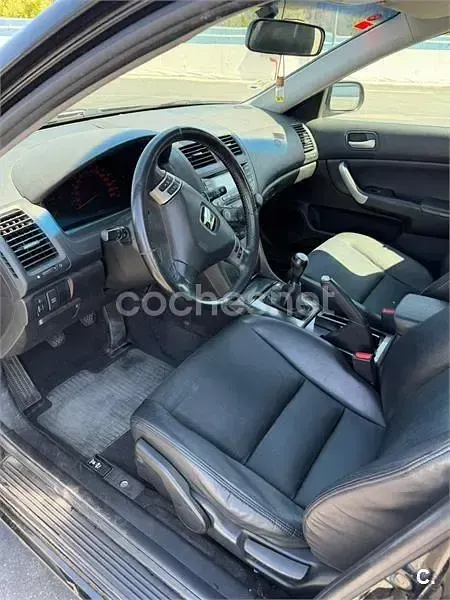 Usado Honda Accord Executive 140 CV (102 kW) 2005 Negro Berlina